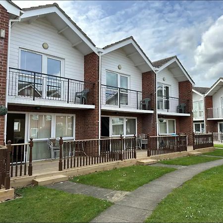 Villa Coastal Retreat At Waterside Park Corton  Exterior foto